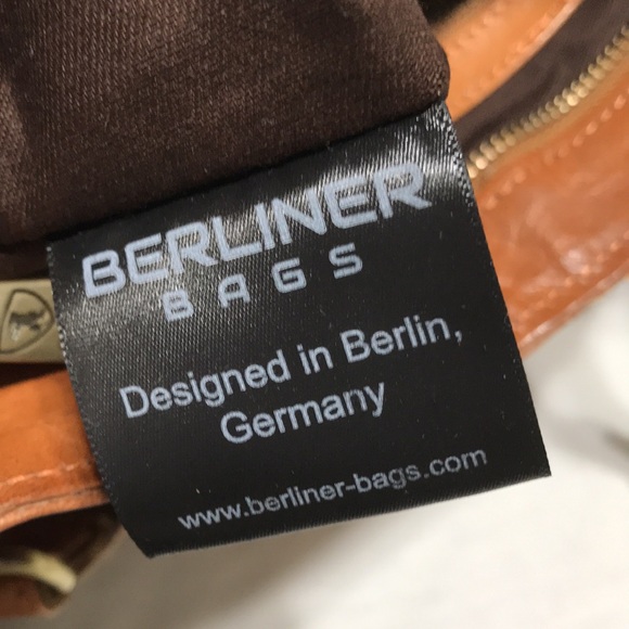 Berliner Sofia leather crossbody bag with 2 outside slip pockets and pouch. NWOT - Picture 12 of 14